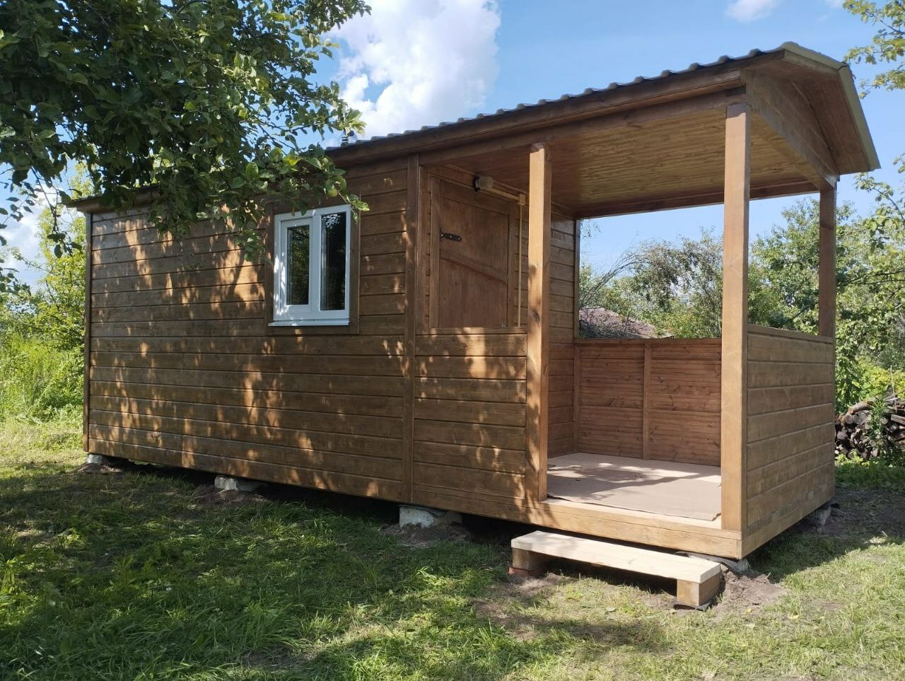 Каркасная баня с террасой 2,5х6м